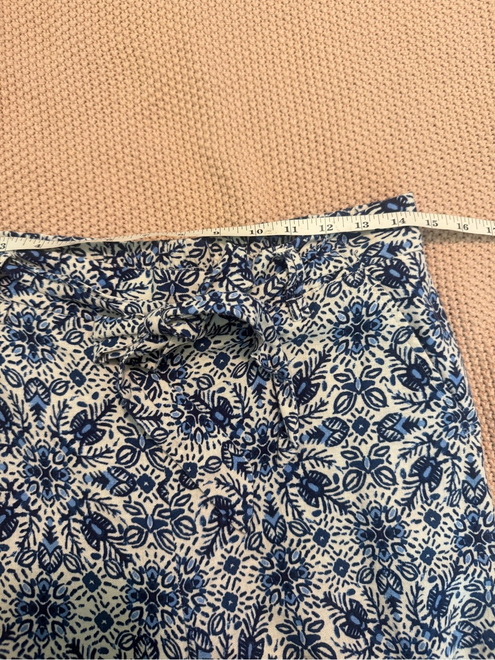 Joie Linen Tie Waist Blue and White Printed Wide Leg Cropped Pants size 8 - Picture 7 of 10
